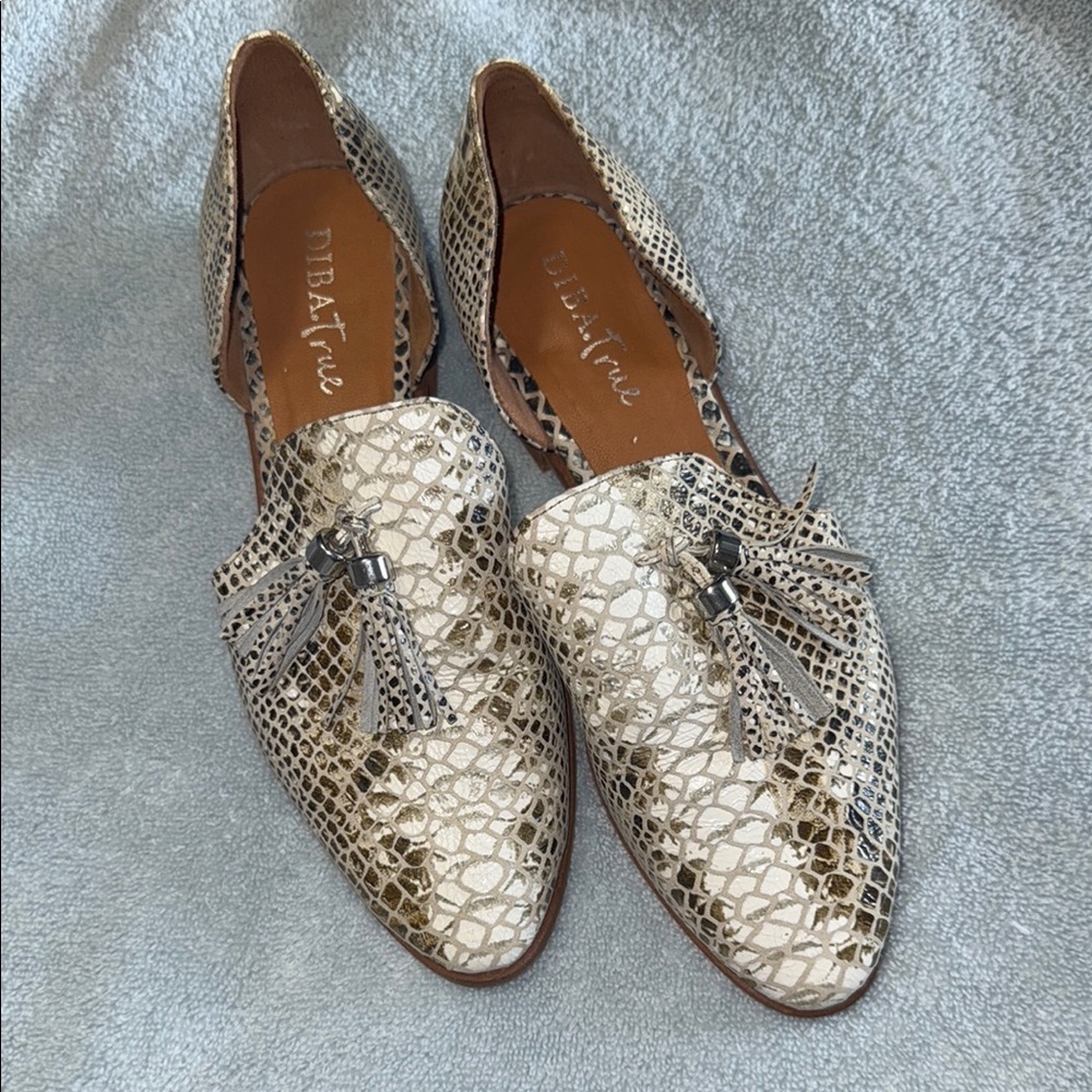 Cream and Brown Textured Flats with Slip-On Design